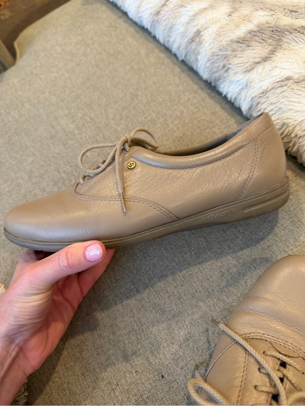 Easy Spirit Taupe Leather Lace-Up Comfort Sneakers